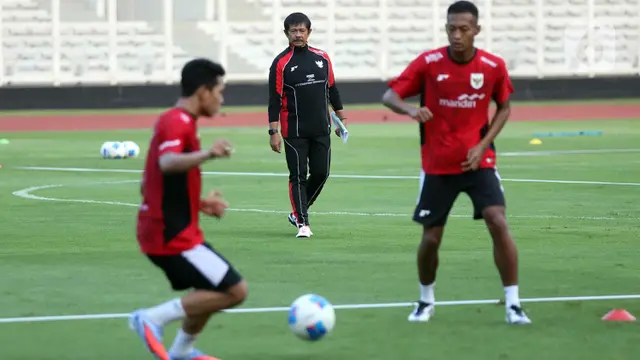 Sebagai informasi, pelatih Indra Sjafri, yang ditunjuk menangani skuad SEA Games 2025, sebelumnya memanggil 32 pemain untuk ambil bagian dalam pemusatan latihan di Jakarta. (Liputan6.com/Helmi Fithriansyah)