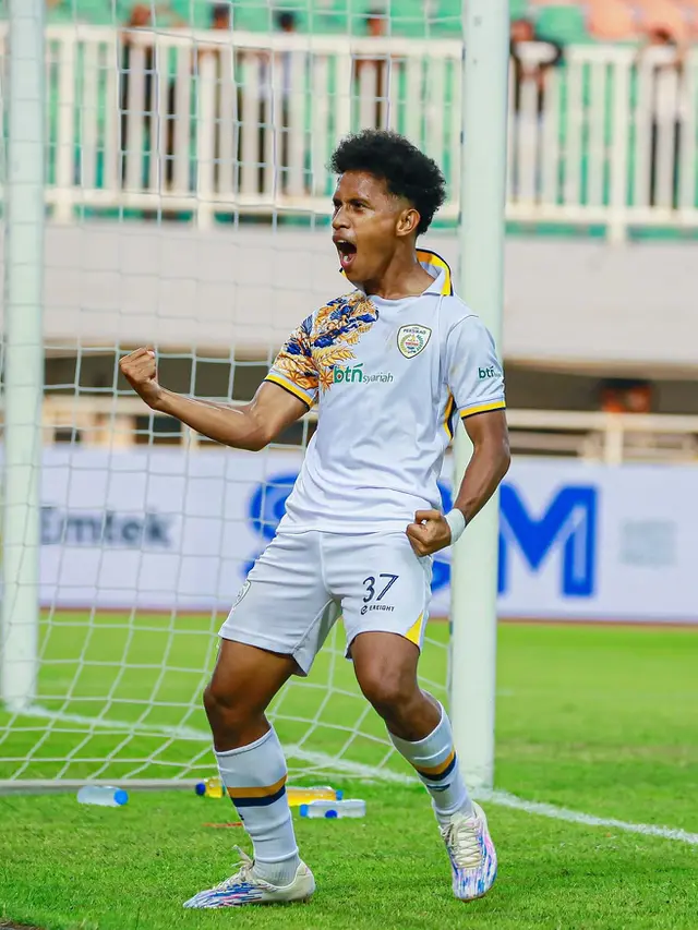 Pemain Persikad Depok, Bil'asqan Hi Tenang. (Bola.com/Dok.Instagram Bil'asqan Hi Tenang).