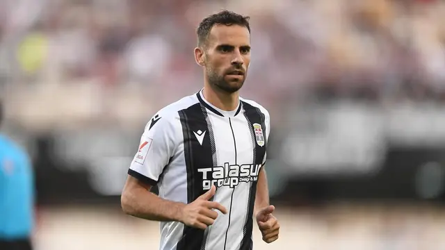 Adalah Hector Hevel, mantan playmaker Timnas Belanda U-20 yang bermain untuk Portimonense di kasta kedua Liga Portugal yang bakal diupayakan membela Timnas Malaysia. (Bola.com/Dok.Instagra, Hector Hevel).