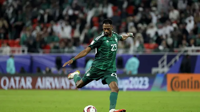 Gelandang Timnas Arab Saudi, Mohamed Kanno. (KARIM JAAFAR / AFP)