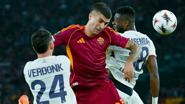 Lille pulang dengan kemenangan berharga yang menjaga catatan sempurna mereka di fase grup, sementara Roma harus menanggung kekecewaan setelah menyia-nyiakan peluang emas, terutama dari titik penalti. (AP Photo/Andrew Medichini)