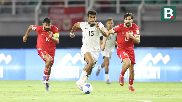 Aksi gelandang Timnas Indonesia, Ricky Kambuaya saat menghadapi Timnas Lebanon dalam laga FIFA Matchday di Stadion Gelora Bung Tomo, Surabaya, Senin (8/9/2025). (Bola.com/Abdul Aziz)