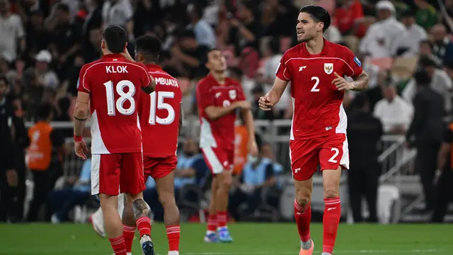 Kevin Diks merayakan gol pembuka Timnas Indonesia ke gawang Arab Saudi dalam pertandingan babak keempat kualifikasi Piala Dunia 2026 di King Abdullah Sports City Stadium, Jeddah, pada Kamis (9/10/2025) dini hari WIB. (AP Photo).