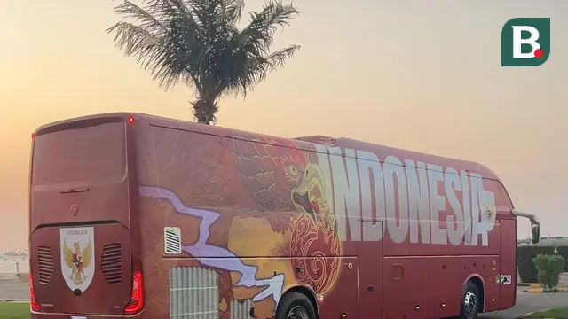 Bus Timnas Indonesia di Putaran Keempat Kualifikasi Piala Dunia 2026. (Bola.com/Hery Kurniawan)