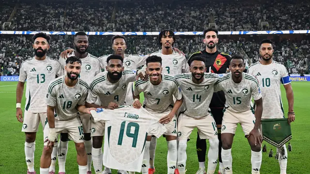 Starting XI Timnas Arab Saudi saat melawan Timnas Indonesia di putaran keempat Kualifikasi Piala Dunia 2026, 9 Oktober 2025. (AP Photo)