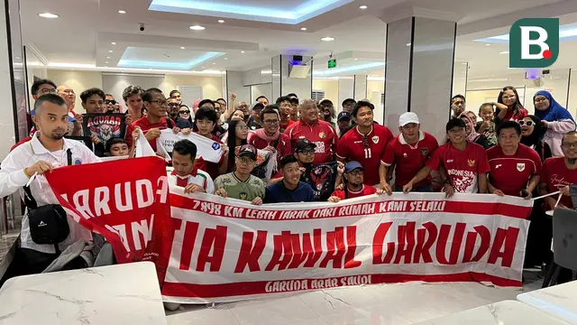 Suporter Timnas Indonesia yang tergabung dalam Garuda Saudi siap memberikan dukungan untuk Jay Idzes dkk. menghadapi Irak dalam laga kedua Grup B putaran keempat Kualifikasi Piala Dunia 2026 zona Asia, Sabtu (11/10/2025). (Bola.com/Hery Kurniawan)