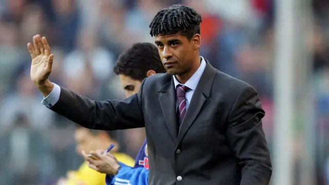 Frank Rijkaard. Eks pelatih berusia 59 tahun yang terakhir mengarsiteki Timnas Arab Saudi pada Januari 2013 ini merupakan pelatih kelima asal Belanda yang mampu meraih trofi Liga Champions. Ia meraihnya di musim ke-3 membesut Barcelona pada musim 2005/2006 usai mengalahkan Arsenal 2-1 di partai final. Total ia menukangi Barcelona selama 5 tahun, mulai Juli 2003 hingga Mei 2008. (AFP/Lluis Gene)
