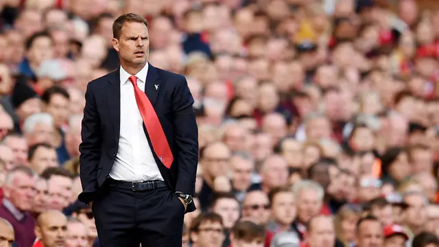 Frank de Boer bisa dibilang pelatih asal Belanda paling gagal di Liga Inggris. Dari empat pertandingan yang dipimpin ia gagal memberikan satu poin pun untuk Crystal Palace. (AFP/Oli Scarff)