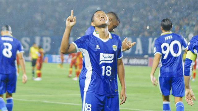 Selebrasi gelandang Persib Bandung, Adam Alis usai membobol gawang Selangor FC dalam laga ketiga Grup G AFC Champions League 2 2025/2026 di Stadion Gelora Bandung Lautan Api, Bandung, Kamis (23/10/2025) malam. (Dok. Persib).