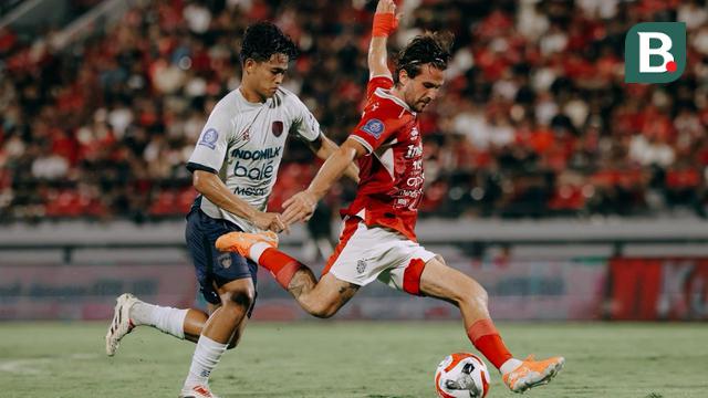 Bali United melawan Persita Tangerang 0-0 dalam lanjutan pekan ke-10 BRI Super League 2025/2026 di Stadion Kapten I Wayan Dipta, Sabtu malam (25/10/2025). (Bola.com/Alit Binawan)
