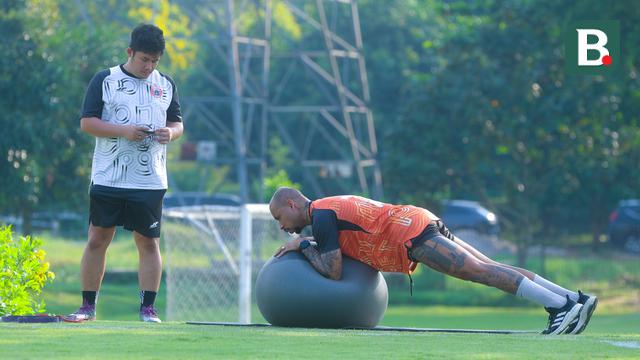 Pemain Persija Jakarta, Gustavo Almeida, latihan terpisah di Nirwana Park, Sawangan, Depok, Jawa Barat, Kamis (31/7/2025). (Bola.com/M Iqbal Ichsan)