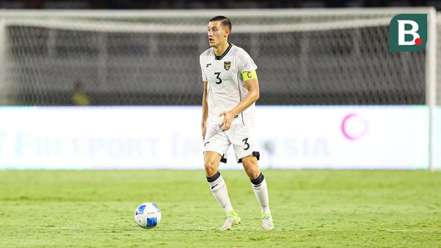 Bek dan Kapten Timnas Indonesia, Jay Idzes. (Bola.com/Abdul Aziz)