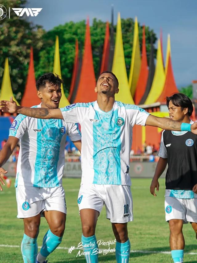 Aksi Luquinhas dalam laga pekan kelima BRI Super League 2025/2026 antara Semen Padang Vs PSBS Biak di Stadion H. Agus Salim, Padang, Kamis (11/9/2025). (Dok. PSBS)