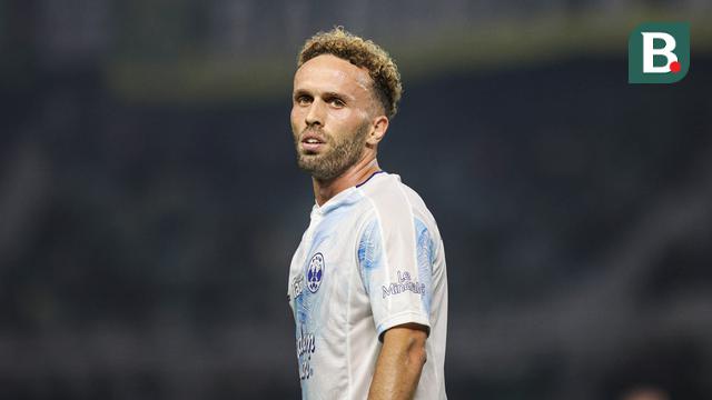 Pemain PSIM Yogyakarta, Ze Valente saat timnya melawan Persebaya Surabaya pada BRI Super League 2025/2026 di Stadion Gelora Bung Tomo, Surabaya, Jumat (8/8/2025). (Bola.com/Abdul Aziz)