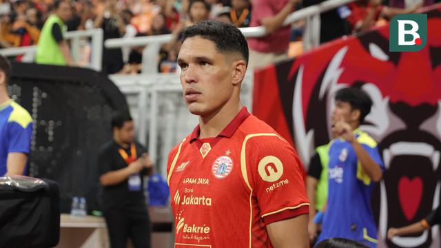 Van Basty Sousa ketika bertanding dalam pertandingan persahabatan pramusim antara Persija Jakarta melawan Arema FC yang berlangsung di Jakarta International Stadium (JIS), Jakarta (26/07/2025) malam WIB. (Bola.com/Abdul Aziz)