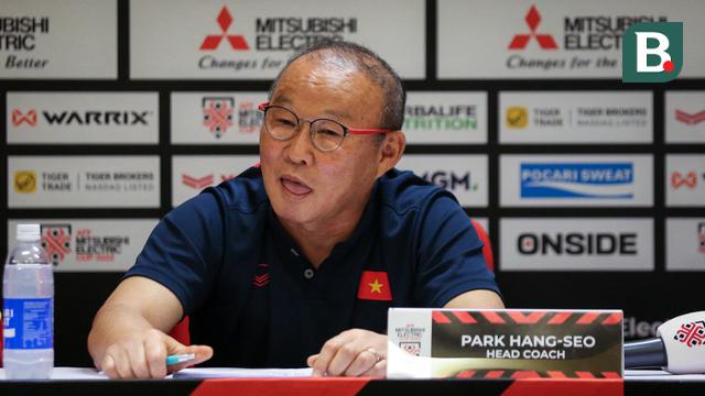 Pelatih Vietnam, Park Hang-seo saat konferensi pers mengelang laga semifinal Piala AFF 2022 antara Timnas Indonesia melawan Timnas Vietnam yang berlangsung di Stadion Utama Gelora Bung Karno (SUGBK), Jakarta, Kamis (05/01/2023). (Bola.com/Bagaskara Lazuardi)