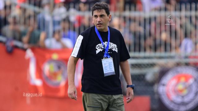 Eduardo Almeida, saat masih melatih Semen Padang di BRI Super League 2025/26. (Dok. ileague.id)