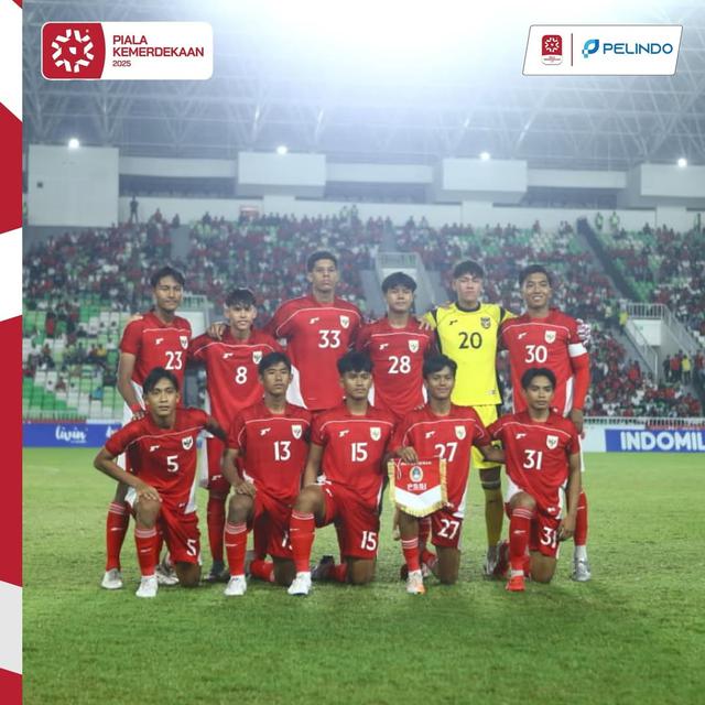Starting XI Timnas Indonesia U-17 saat menghadapi Uzbekistan dalam laga kedua Piala Kemerdekaan 2025, Jumat (15/8/2025) di Stadion Utama Sumatera Utara, Deli Serdang. (Dok. Piala Kemerdekaan 2025).