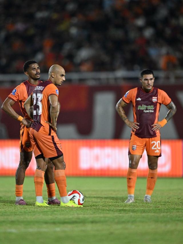 Borneo FC berhasil meraih kemenangan 4-0 atas Dewa United pada laga pekan ke-11 BRI Super League di Stadion Segiri, Samarinda, Rabu (5/11/2025) malam WIB. (dok. Borneo FC)
