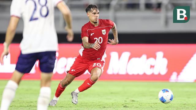 Bek kiri Timnas Indonesia, Shayne Pattynama, beraksi dalam duel melawan Chinese Taipei pada FIFA Matchday di Stadion Gelora Bung Tomo, Surabaya, Jumat (5/9/2025). (Bola.com/Abdul Aziz)