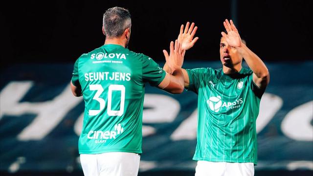 Gelandang Lommel SK, Joey Pelupessy mencetak satu gol ke gawang SK Beveren dalam lanjutan Challenger Pro League Belgia, Sabtu (8/11/2025) dini hari WIB. (Instagram/joeypelupessy)