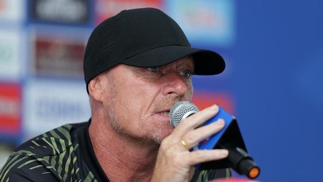 Peter de Roo, pelatih Persis Solo di BRI Super League 2025/26. (Dok. Ileague.id)