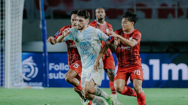 Persis Solo dan PSIM Yogyakarta harus puas bermain imbang 1-1 pada laga pekan ke-12 BRI Super League di Stadion Manahan, Solo, Sabtu (8/11/2025) malam WIB. (dok. PSIM Yogyakarta)