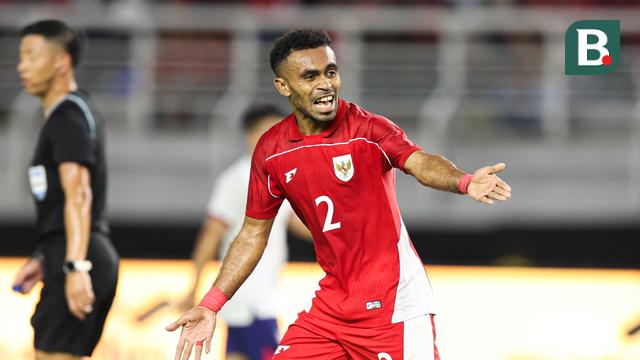 Pemain Timnas Indonesia, Yakob Sayuri dalam laga FIFA Matchday melawan Chinese Taipei di Stadion Gelora Bung Tomo (GBT), Surabaya, Jumat (05/09/2025). (Bola.com/Abdul Aziz)