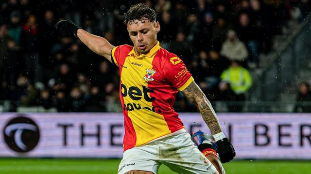 Bek Go Ahead Eagles di Eredivisie 2024/2025, Dean James, berminat untuk dinaturalisasi menjadi Warga Negara Indonesia (WNI) untuk membela Timnas Indonesia. (Bola.com/Dok.Instagram Dean James).