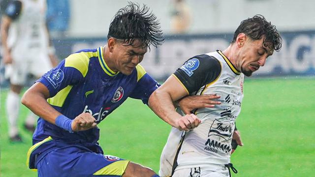 Arema FC melawan Persija Jakarta. (Bola.com/Dok.Instagram Arema FC)