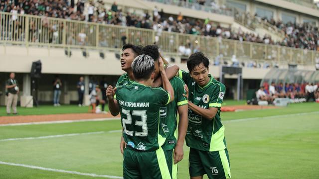 PSS Sleman menunjukkan dominasi di awal musim Pegadaian Championship 2025/2026, setelah melibas Kendal Tornado FC dengan skor 3-1 di Stadion Maguwoharjo, Sleman, Minggu (12/10/2025). (Dok. PSS Sleman)
