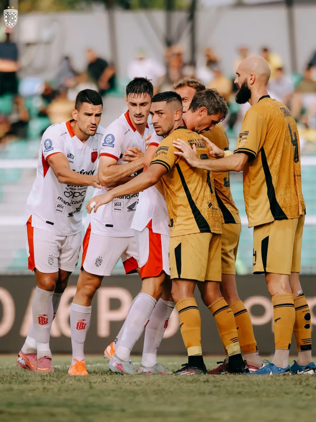 Bhayangkara Presisi Indonesia FC bermain imbang 1-1 kontra Bali United pada laga pekan ke-12 BRI Super League di Stadion Sumpah Pemuda, Bandar Lampung, Jumat (7/11/2025) sore WIB. (dok. Bali United)