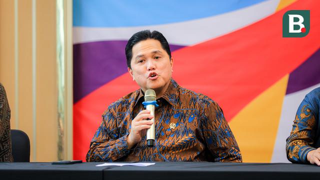 Menpora RI, Erick Thohir, mengikuti konferensi pers di kantor Kemenpora RI, Jakarta, Selasa (23/9/2025). (Bola.com/Bagaskara Lazuardi).