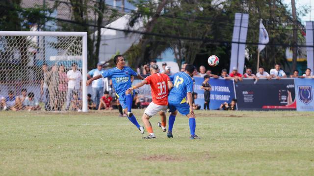 Acara launching Persma 1960 digelar di Lapangan KONI Sario Manado, Rabu (12/11/2025), dan dihadiri ribuan warga yang rindu melihat klub kebanggaan mereka kembali beraksi. (Dok. Ofisial Persma 1960)