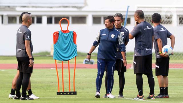 Pelatih Timnas Indonesia U-23 untuk SEA Games 2025, Indra Sjafri mengaku masih mencari genetika atau DNA terbaik pemain. (Liputan6.com/Helmi Fithriansyah)