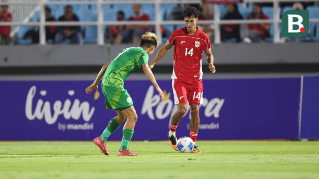Rafael Struick berhasil menyumbangkan satu gol saat Timnas Indonesia U-23 melumat Makau dengan skor 5-0 pada laga kedua Grup J Kualifikasi Piala Asia U-23 2026 di Stadion Gelora Delta Sidoarjo, Sabtu (6/9/2025) malam WIB. (Bola.com/Abdul Aziz)