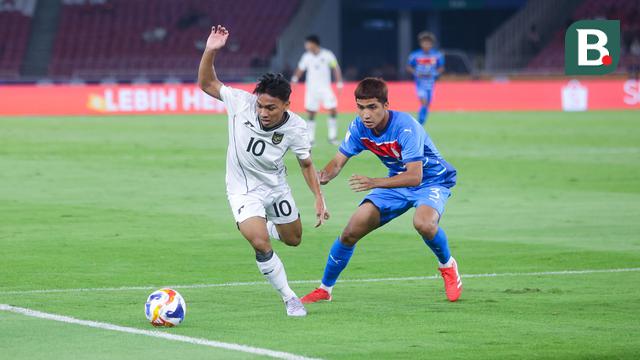 Tiga poin dari Filipina membuat Arkhan Fikri dan kawan-kawan memimpin Grup A dengan torehan sempurna: dua laga dan dua kemenangan. (Bola.com/M Iqbal Ichsan)