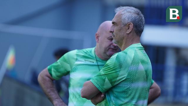 Asisten Bojan Hodak di Persib Bandung, Goran Paulic. (Bola.com/Erwin Snaz)