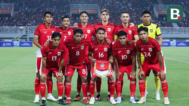 Skuad Timnas Indonesia U-22 saat berhadapan dengan Mali U-22 yang dilangsungkan di Stadion Pakansari, Bogor, Jawa Barat, Sabtu (15/11/2025). (Bola.com/M Iqbal Ichsan)