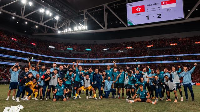 Selebrasi Timnas Singapura seusai mengalahkan Hong Kong dan lolos ke Piala Asia 2027. (Dok. FA Singapura)