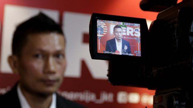 Pemain Persija Jakarta, Ismed Sofyan, memberikan keterangan saat jumpa pers di Jakarta, Rabu (22/1/2020). Ismed Sofyan akan dikirim ke Spanyol untuk menimba ilmu kepelatihan di Deportivo Alaves. (Bola.com/M Iqbal Ichsan)