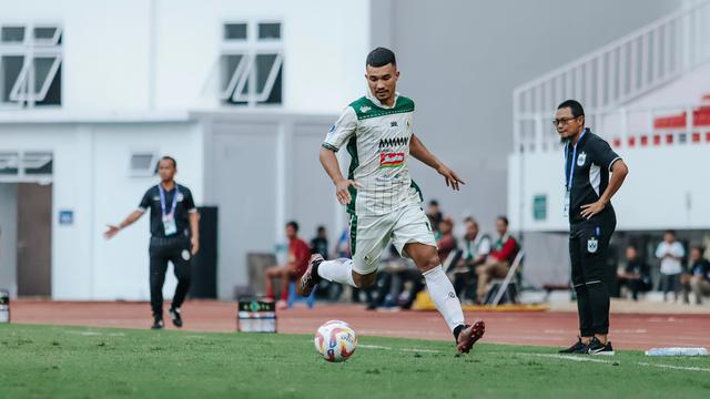 Penyerang PSS Sleman, Gustavo Tocantins, berhasil mencetak dua gol saat timnya menang 2-1 atas PSIS Semarang pada laga pekan ke-32 BRI Liga 1 musim ini di Stadion Jatidiri, Semarang, Jumat (9/5/2025) sore WIB. (dok. PSS Sleman)