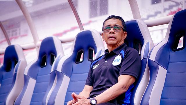 Jafri Sastra resmi menjadi pelatih baru PSIS Semarang pada sisa musim Pegadaian Championship 2025/2026. (Bola.com/Radifa Arsa)