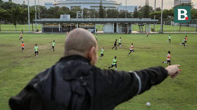 Sosok Nova Arianto yang baru saja diangkat sebagai pelatih Timnas Indonesia U-20. (Bola.com/Bagaskara Lazuardi)