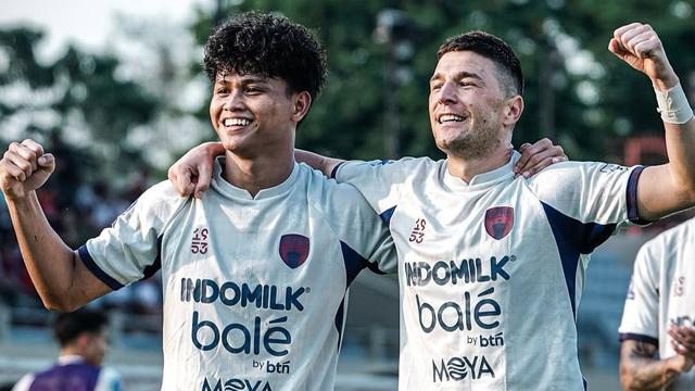 Hokky Caraka dan Aleksa Andrejic masing-masing mencetak satu gol ke gawang Persijap Jepara dalam laga pekan keenam BRI Super League 2025/2026 di Stadion Gelora Bumi Kartini, Jepara, Minggu (21/9/2025). (Dok. Persita)