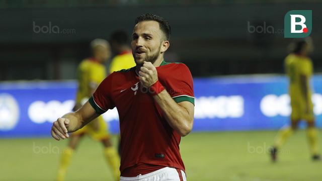 Bersama Timnas Indonesia, Ilija Spasojevic telah tampil 2 kali di level senior dengan torehan 3 gol. Debutnya terjadi pada 25 November 2017 di bawah pelatih Luis Milla saat laga persabatan melawan Guyana yang berkesudahan 2-1. Ia memborong dua gol dalam laga tersebut. (Bola.com/M. Iqbal Ichsan)