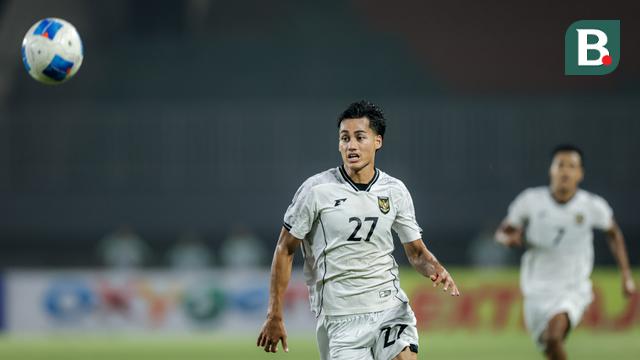 Rafael Struick dalam laga Timnas Indonesia U-22 kontra Mali U-22 di Stadion Pakansari, Bogor, Selasa (18/11/2025). (Bola.com/Bagaskara Lazuardi)