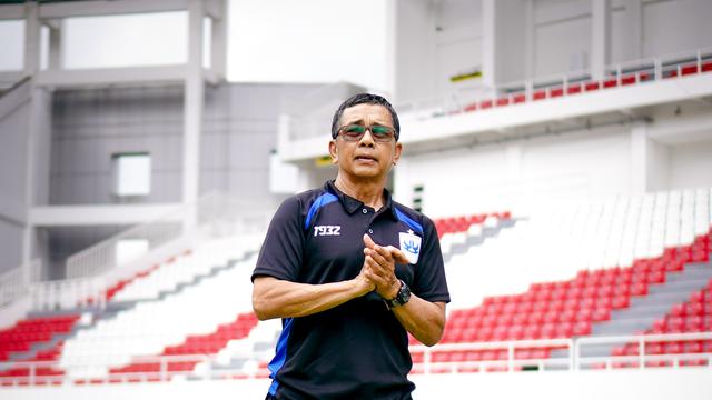 Jafri Sastra resmi menjadi pelatih baru PSIS Semarang pada sisa musim Pegadaian Championship 2025/2026. (Bola.com/Radifa Arsa)