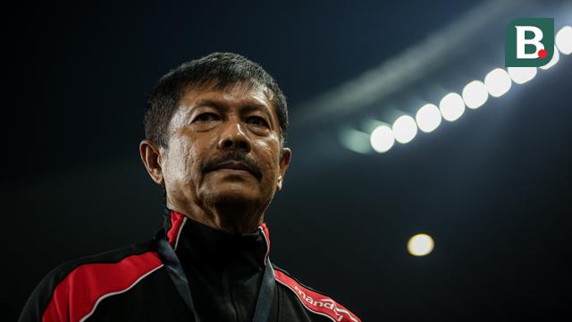 Pelatih Timnas Indonesia U-22 saat mendampingi timnya pada laga ujicoba melawan Mali yang digelar di Stadion Pakansari, Kabupaten Bogor, Selasa (18/11/2025) pukul 20.00 WIB. (Bola.com/Bagaskara Lazuardi)