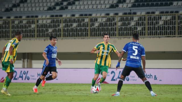 PSBS Biak sukses menaklukkan Persijap Jepara 3-2 pada laga BRI Super League 2025/2026 di Stadion Maguwoharjo, Sleman, Kamis (27/11/2025). (Media PSBS Biak)